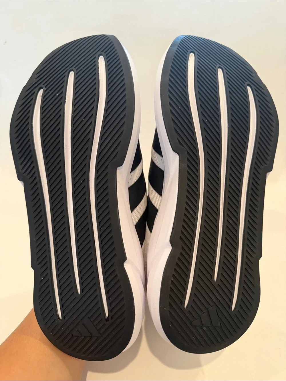 NWT Adidas White and Black Casual LightShift Running Shoes Size 8.5